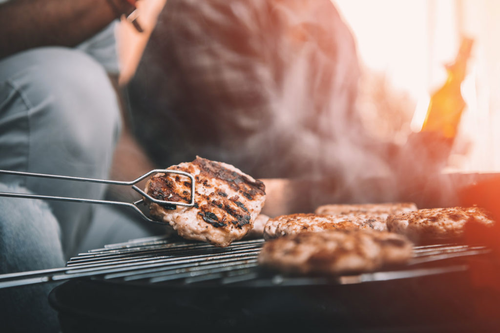 Grillrezepte für die gusseiserne Pfanne oder den Grill. Damit wird jede Party zu einem echten Hit.